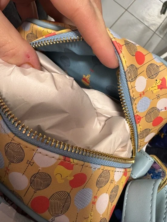 NWT- Disney x Loungefly Winnie the Pooh Kids Crossbody Bag - Picture 3 of 8